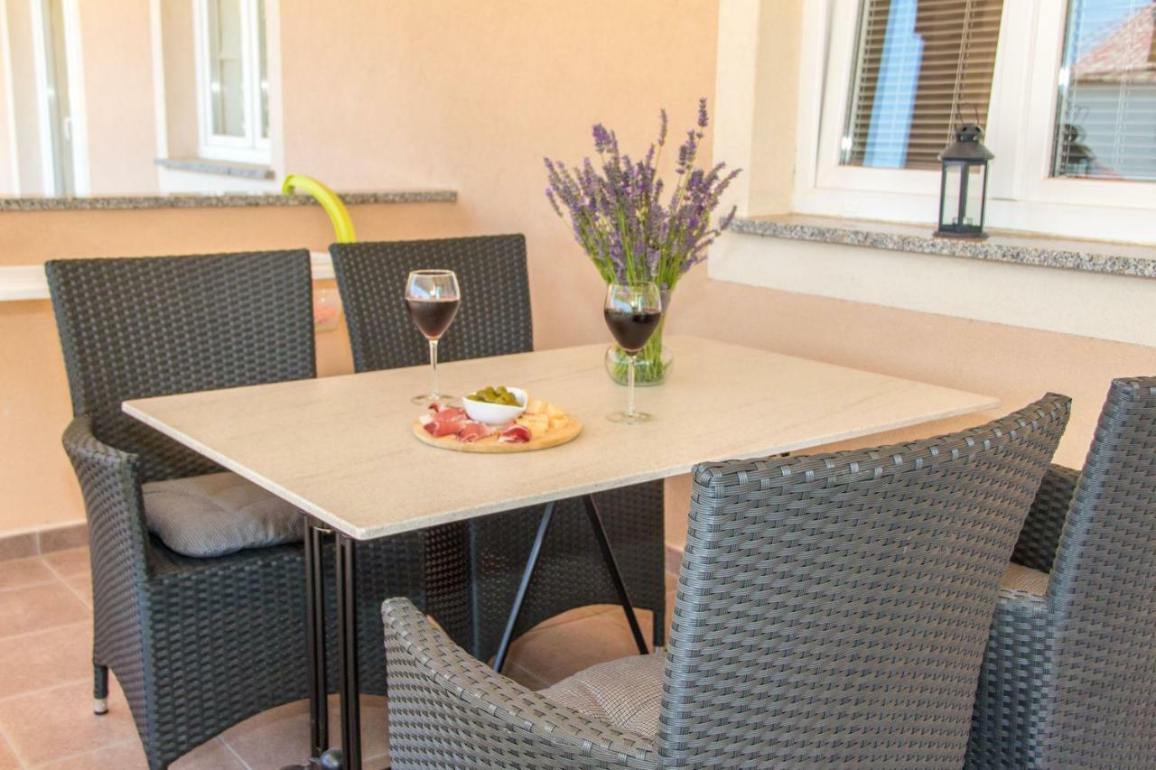 Apartmani Zoric Punat Luaran gambar